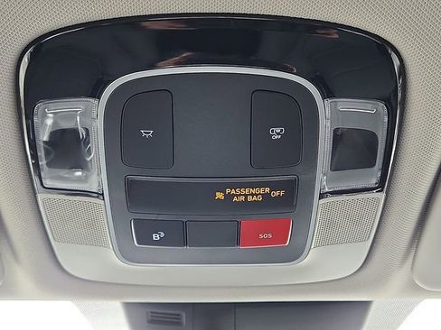 Certified 2025 Hyundai Tucson SE image 19