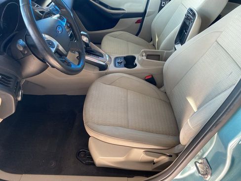 Used 2012 Ford Focus SEL w/ SEL/Titanium Winter Pkg image 7