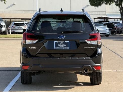 Used 2023 Subaru Forester Limited AWD/4WD image 5
