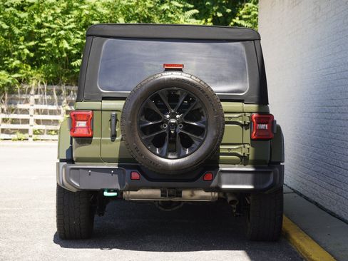 Used 2024 Jeep Wrangler Unlimited Sahara AWD/4WD image 6