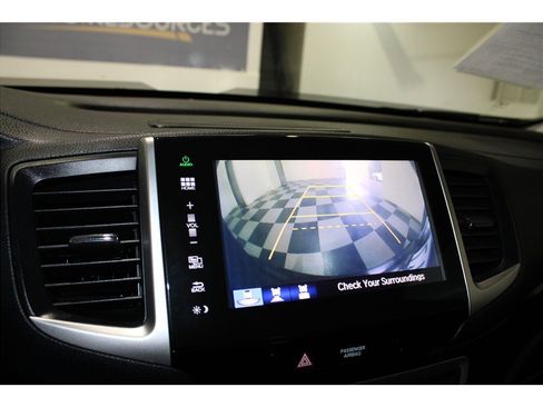 Used 2016 Honda Pilot Touring image 37