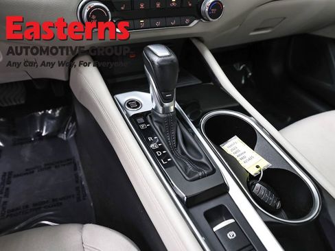 Used 2023 Nissan Altima 2.5 SV w/ SV Premium Package AWD/4WD image 13