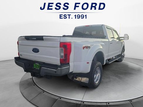 Used 2019 Ford F350 Lariat w/ Chrome Package image 5