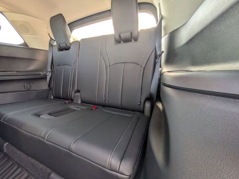 New 2026 INFINITI QX60 Luxe w/ Family Package image 15