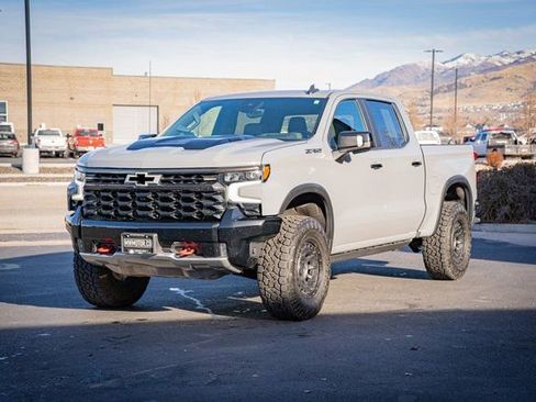 Used 2024 Chevrolet Silverado 1500 ZR2 w/ Technology Package image 13