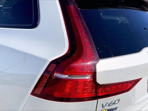 Used 2020 Volvo V60 T5 Cross Country w/ Protection Package image 31