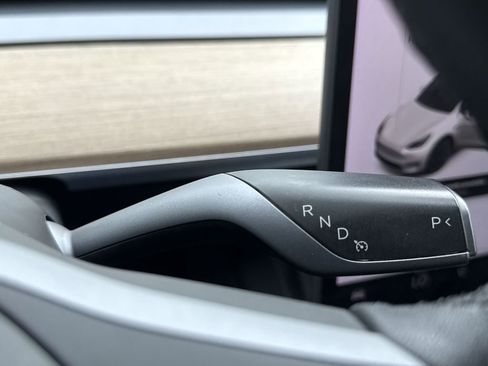 Used 2021 Tesla Model Y Long Range AWD/4WD image 22