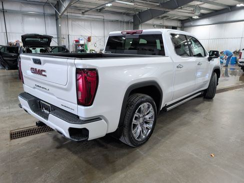 Used 2023 GMC Sierra 1500 Denali AWD/4WD image 3