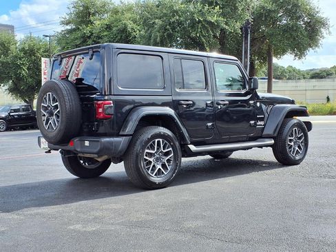 Used 2024 Jeep Wrangler Unlimited Sahara AWD/4WD image 6
