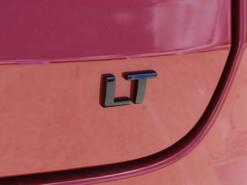 New 2026 Chevrolet Trax LT w/ Sunroof Package FWD image 8