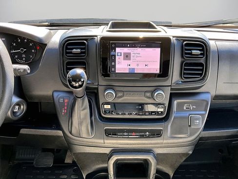 Used 2024 RAM ProMaster 2500 w/ Convenience Group image 12