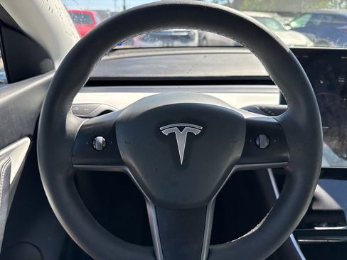 Used 2021 Tesla Model Y Long Range AWD/4WD image 5