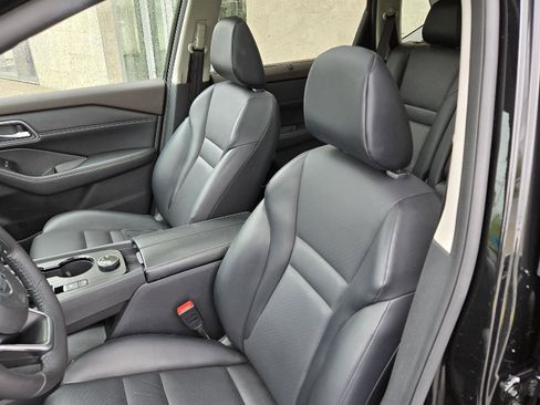 Used 2021 Nissan Rogue SV w/ Premium Package AWD/4WD image 9