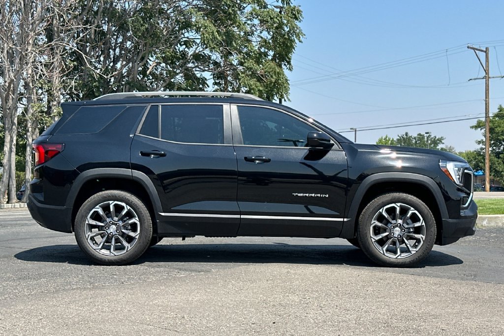 New 2026 GMC Terrain Elevation w/ Elevation Premium Package AWD/4WD image 11