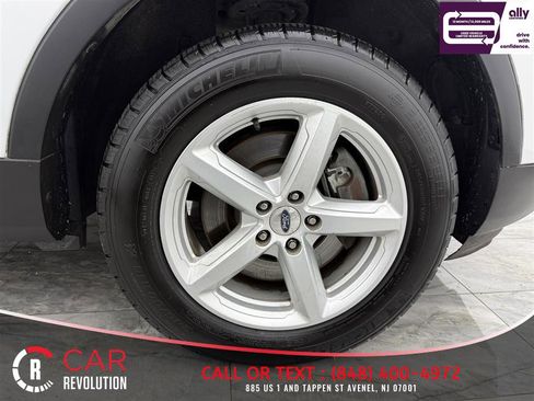 Used 2016 Ford Explorer XLT w/ Equipment Group 202A image 11