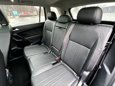 Used 2022 Volkswagen Tiguan SE w/ Panoramic Sunroof Package image 21