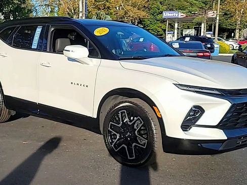 Certified 2023 Chevrolet Blazer RS w/ Driver Confidence II Package image 2