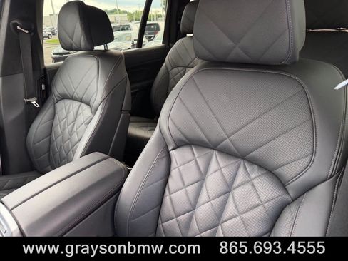 Used 2023 BMW X7 xDrive40i w/ Dynamic Handling Package AWD/4WD image 13