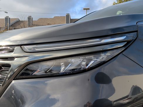 Used 2023 Chevrolet Equinox RS image 6