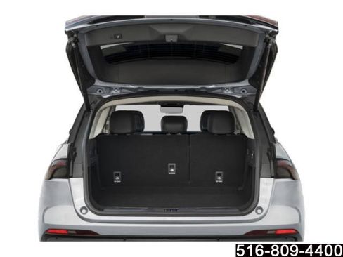 Used 2026 Lincoln Nautilus Premier image 11