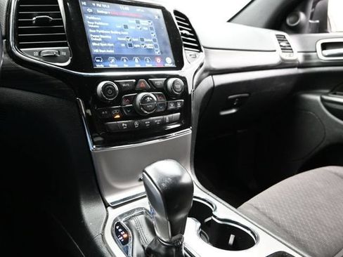 Used 2022 Jeep Grand Cherokee Laredo E AWD/4WD image 37