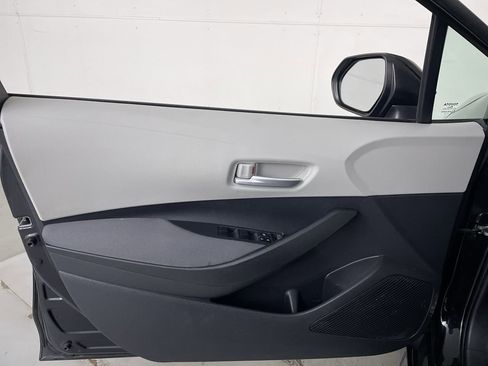 Used 2020 Toyota Corolla LE image 10