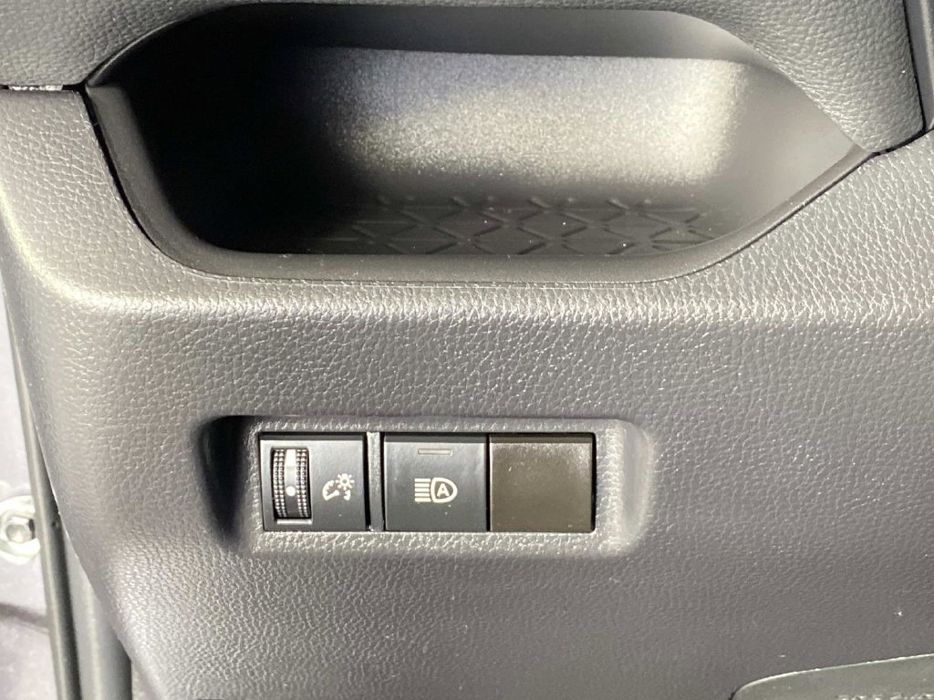Used 2024 Toyota RAV4 LE AWD/4WD image 14