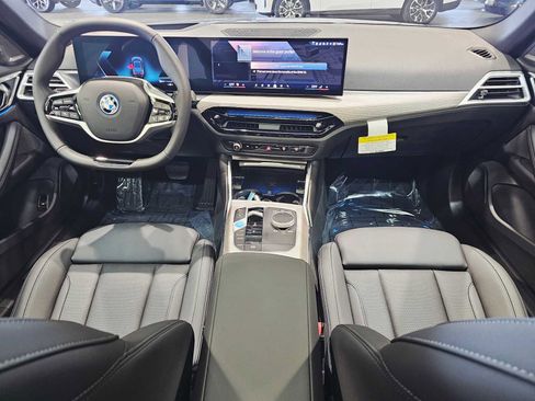 New 2025 BMW i4 xDrive40i image 10
