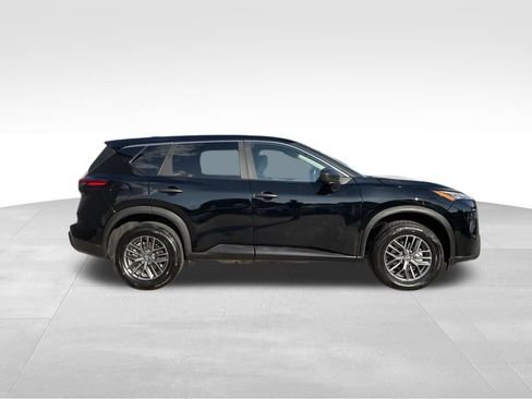 Used 2024 Nissan Rogue S FWD image 4