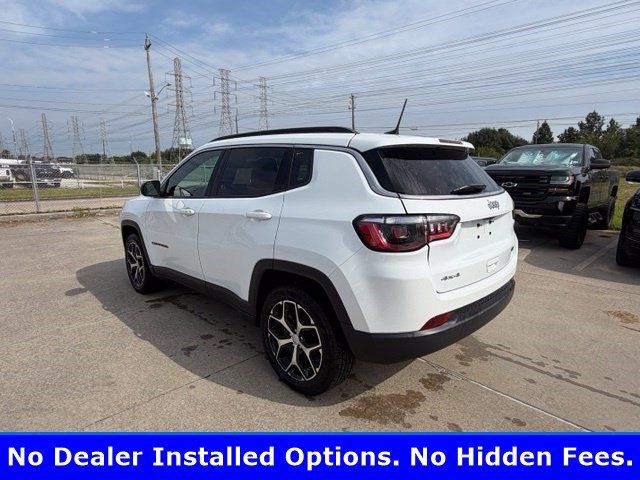Used 2024 Jeep Compass Latitude AWD/4WD image 5