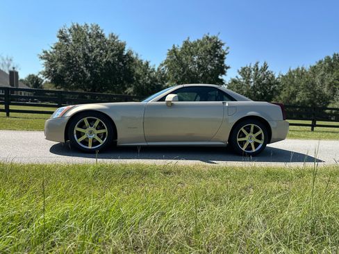 Used 2006 Cadillac XLR Convertible image 17