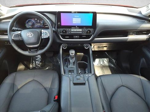 Used 2025 Toyota Grand Highlander AWD Hybrid image 17