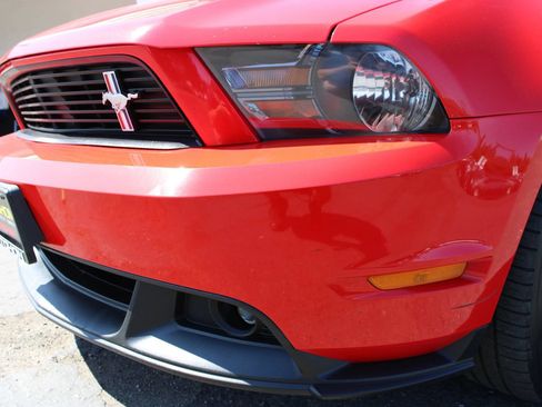 Used 2012 Ford Mustang GT Premium RWD image 4