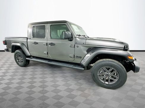 New 2026 Jeep Gladiator Sport AWD/4WD image 3