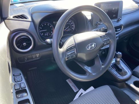 Used 2023 Hyundai Kona SE image 2