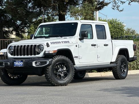 New 2025 Jeep Gladiator Sport image 8