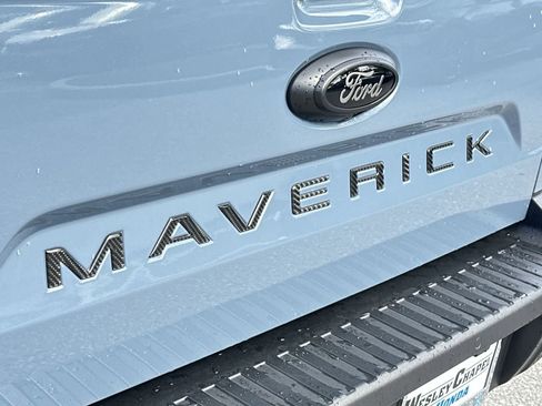 Used 2024 Ford Maverick Lariat w/ Black Appearance Package FWD image 11