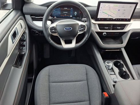 Certified 2025 Ford Explorer Active AWD/4WD image 11