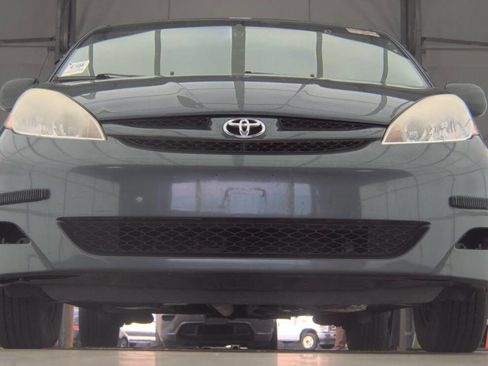 Used 2008 Toyota Sienna CE image 2