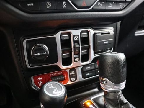 Used 2024 Jeep Wrangler Unlimited Rubicon w/ Safety Group AWD/4WD image 28