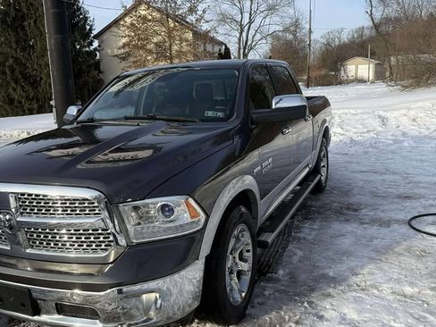 Used 2014 RAM 1500 Laramie w/ Convenience Group AWD/4WD image 2