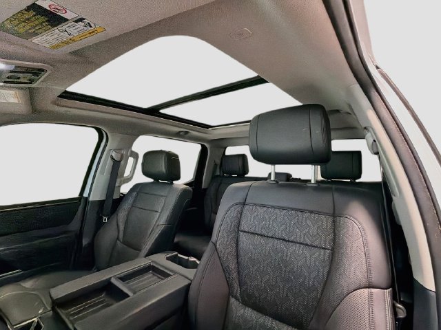 Used 2024 Toyota Tundra Limited AWD/4WD image 17