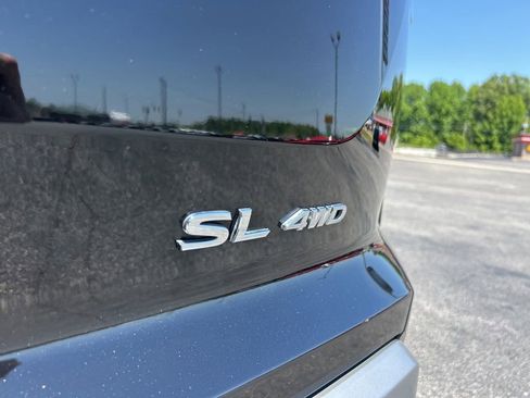 Used 2025 Nissan Pathfinder SL AWD/4WD image 25