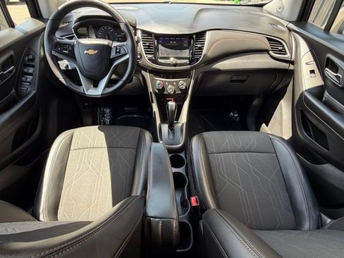 Used 2022 Chevrolet Trax LT w/ Driver Confidence Package AWD/4WD image 12