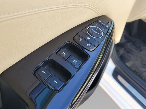 Used 2017 Kia Cadenza Technology image 13