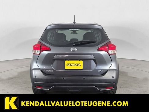 Used 2020 Nissan Kicks SV FWD image 4