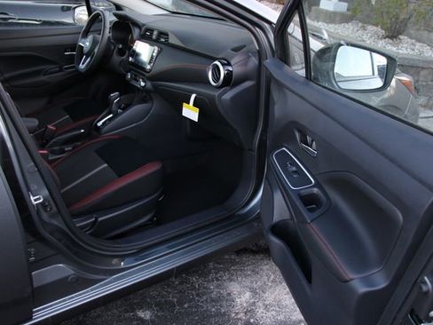 New 2025 Nissan Versa SR image 29