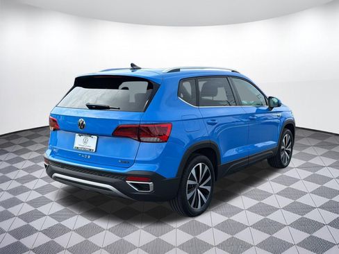 Certified 2022 Volkswagen Taos SE FWD image 9