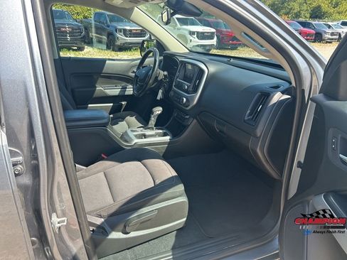 Used 2022 Chevrolet Colorado LT w/ Safety Package image 32