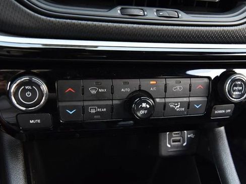 Used 2025 Jeep Compass Trailhawk AWD/4WD image 15